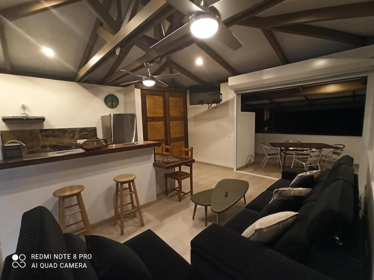 La Maison Du Voyage Tevaitoa 外观 照片